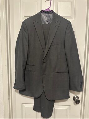 jf j.ferrar Charcoal Gray Men's Two-Piece Suit